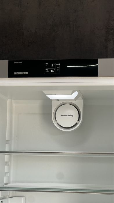 Холодильник Liebherr CNef 3915 NoFrost SmartDevice 379 л |чорне скло|