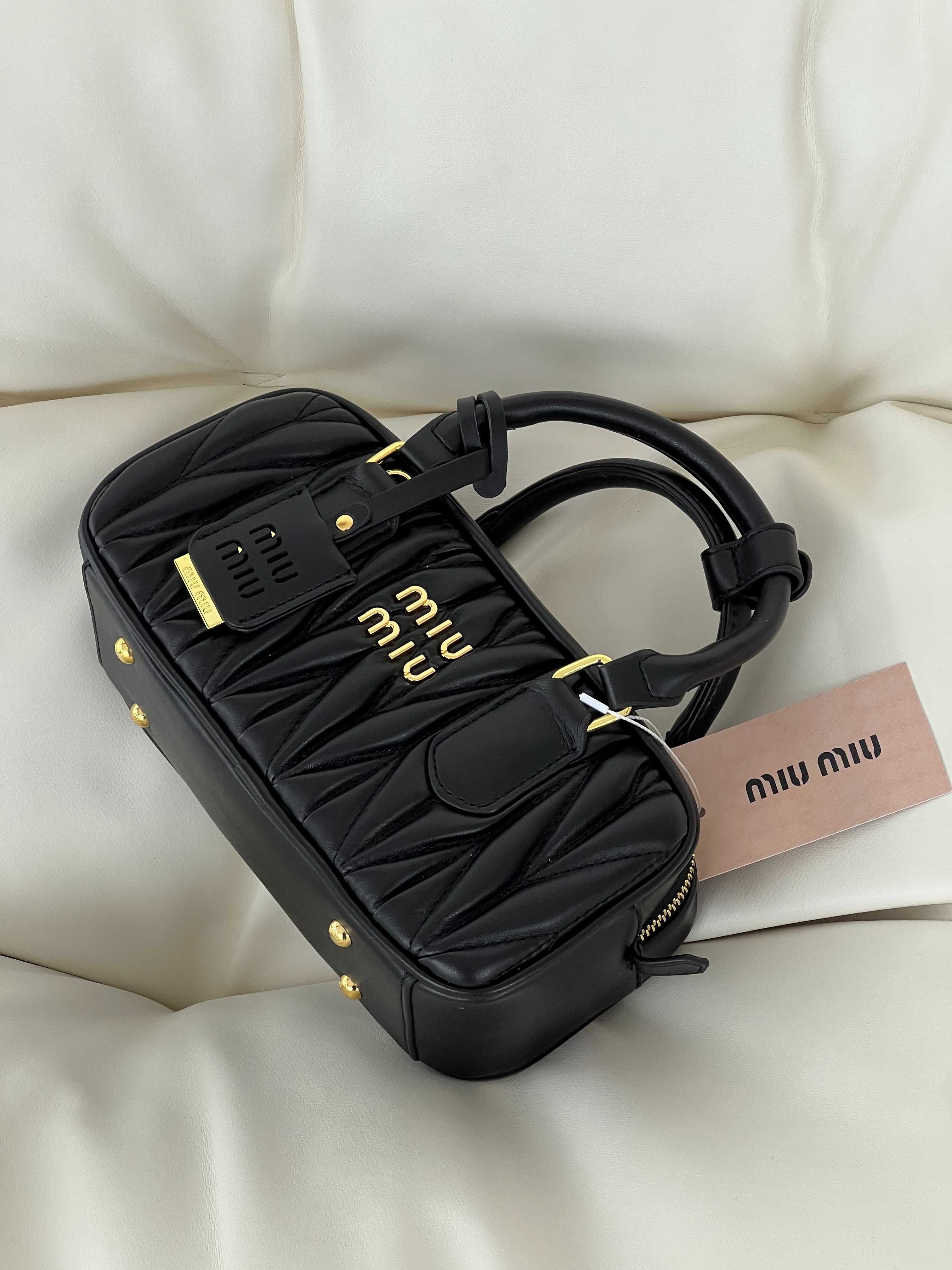 Жіноча сумка Miu Miu Arcadie Matelassé Nappa Leather Bag бежевый