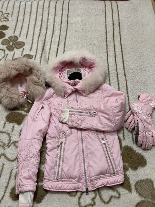 Горнолыжная куртка , шапка и перчатки sportalm