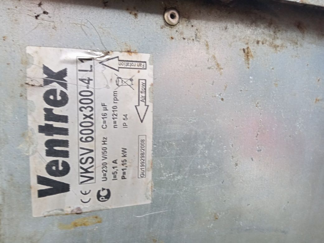 Промислова Витяжка Venterex шахтного типу vksv  600*300-4L1  220v