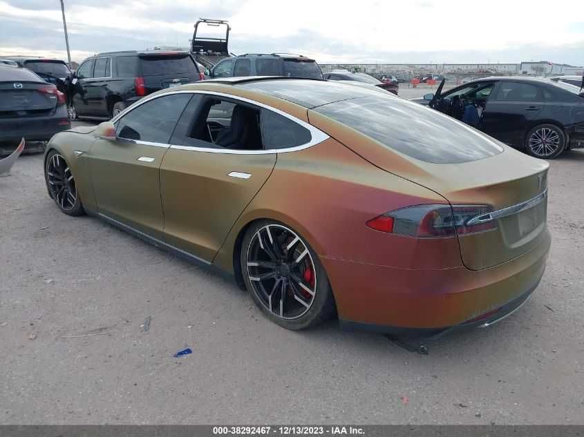 2016 TESLA Model S P90D реальний автомобіль Тесла