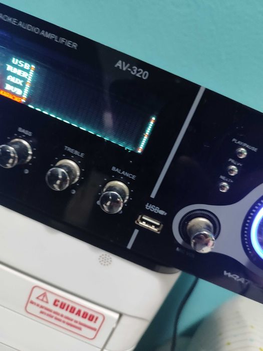 Amplificador com USB