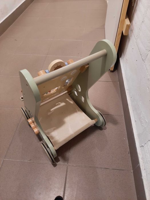 Drewniany pchacz/ chodzik do nauki chodzenia