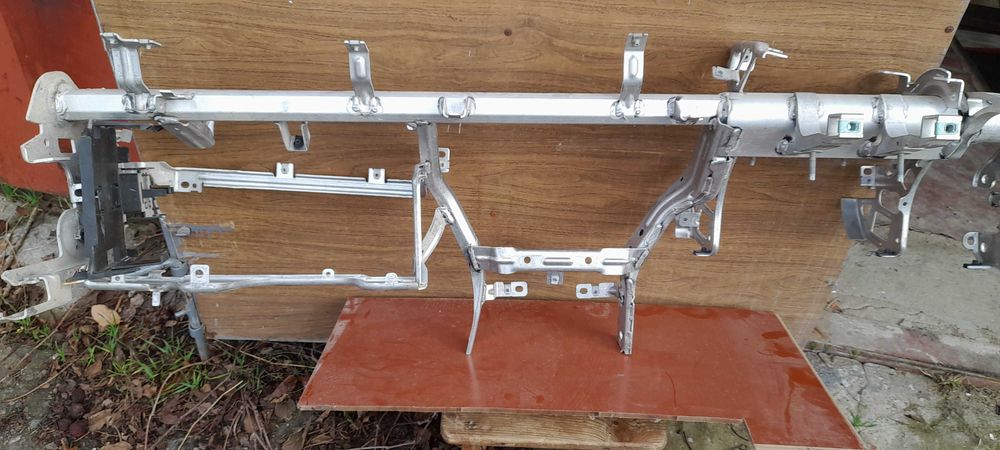 Консоль нижній стілаж Chevrolet Camaro 2017 р.