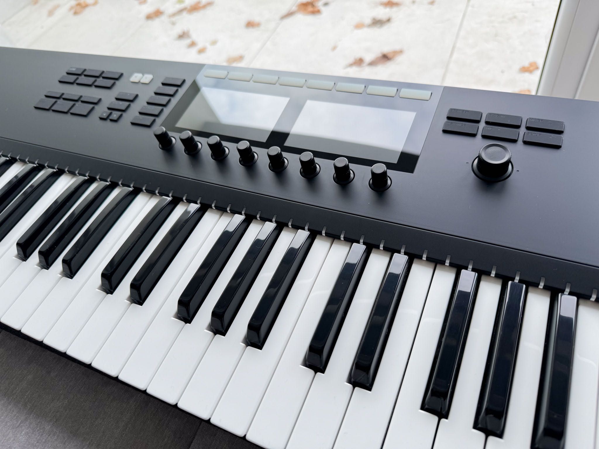 Komplete KONTROL S61 MK2