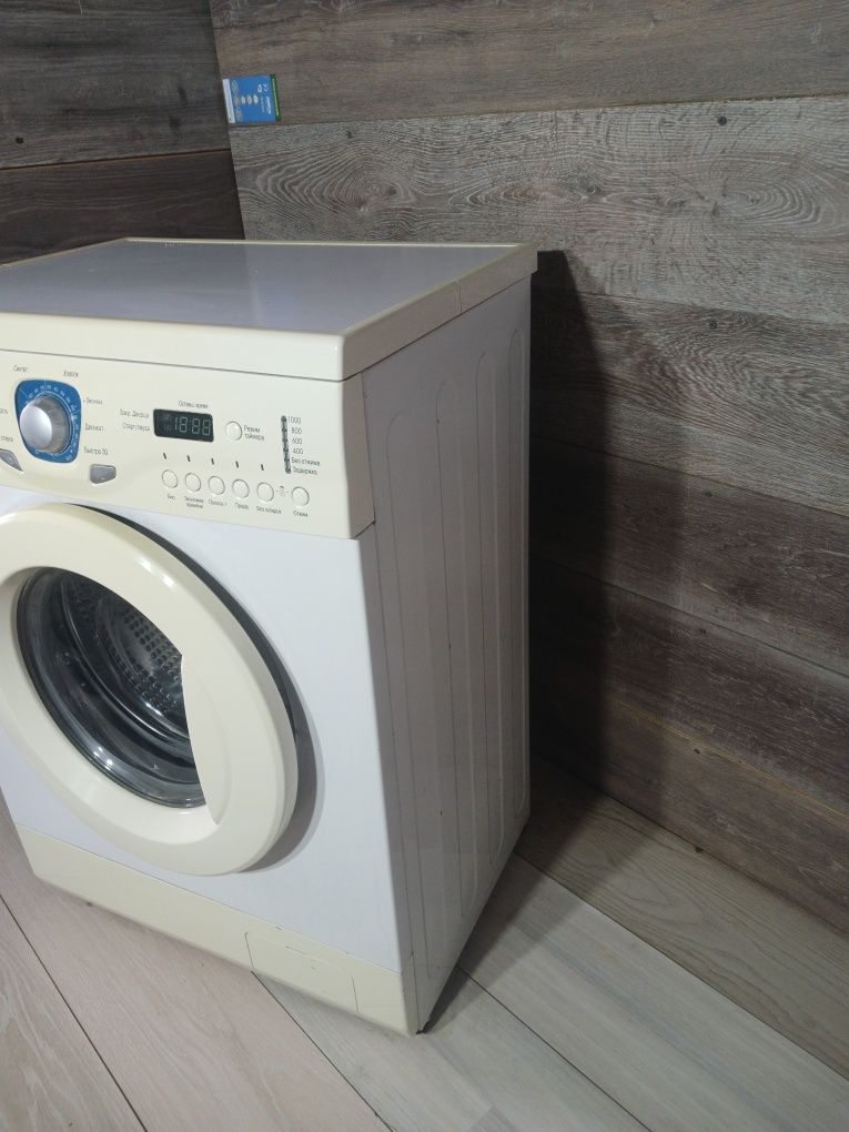 Пральна машинка samsung wf8590nmw 6 кг