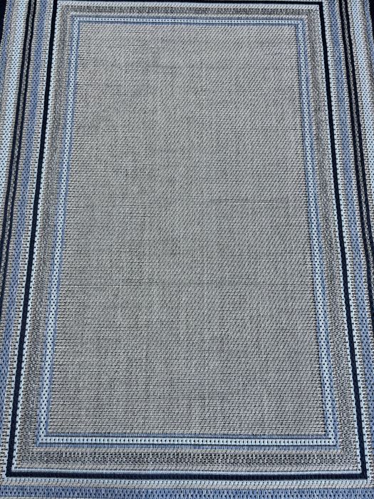 Акційні безврсові килими