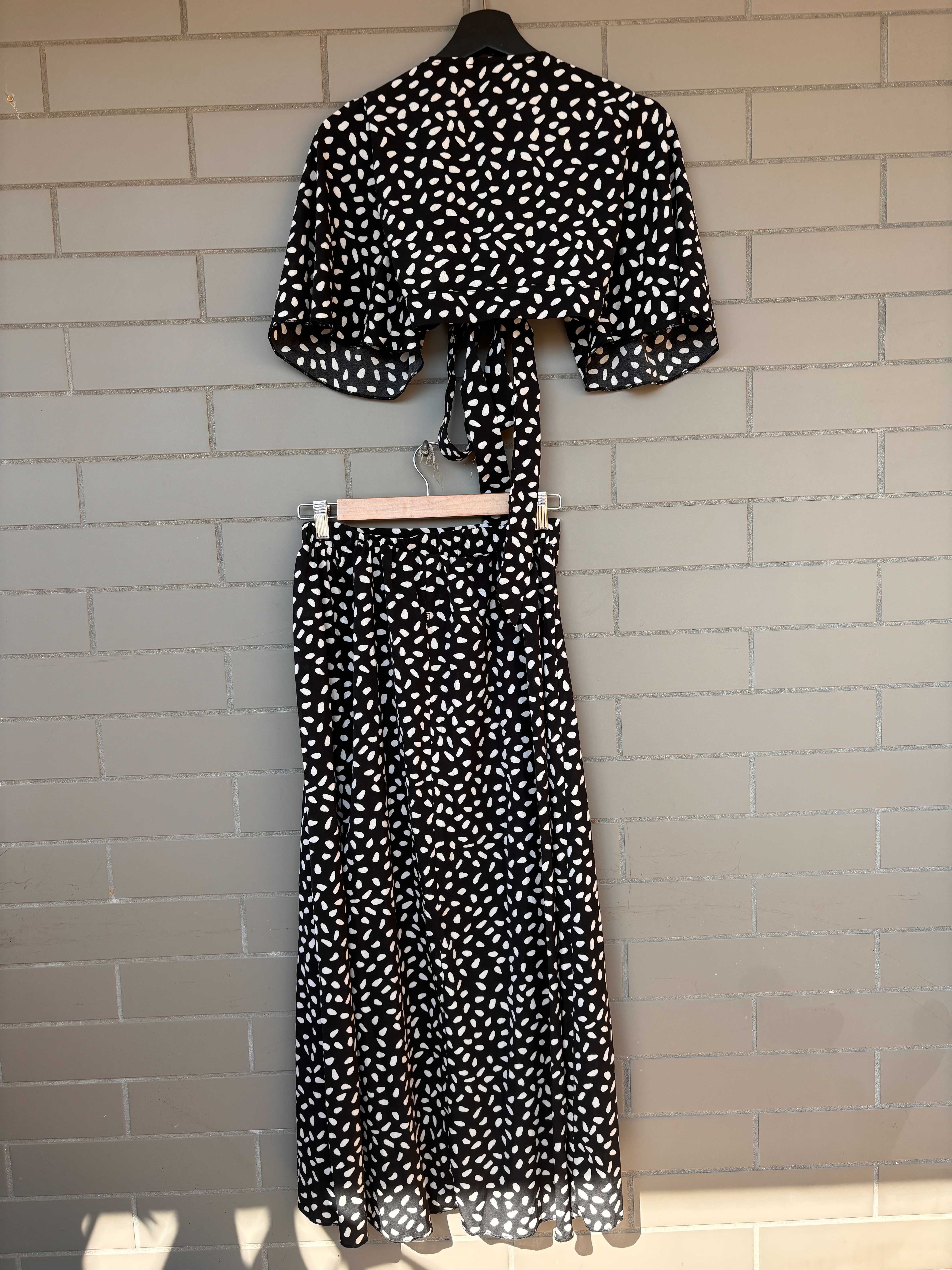 Conjunto top e saia novo