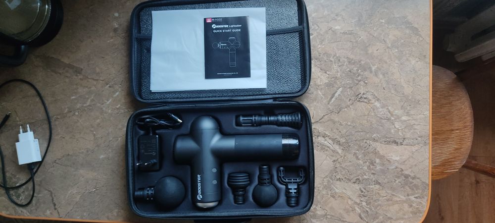 Перкусійний массажер booster lightsaber