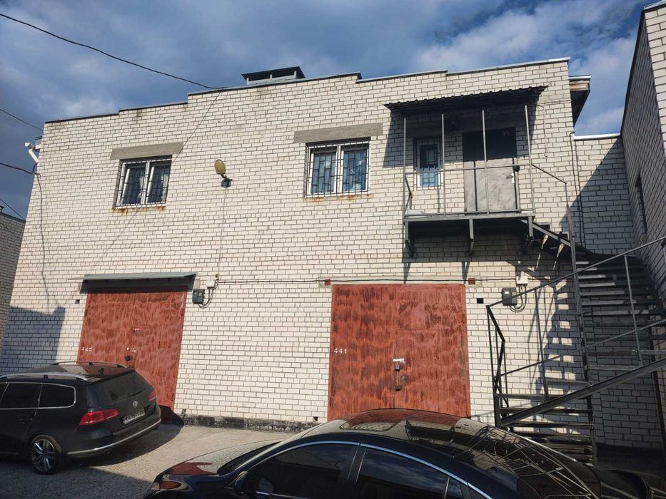 Сдам в оренду Гараж ГК Супутник 3 Крайня 13 Величезний 6х9м з підвалом