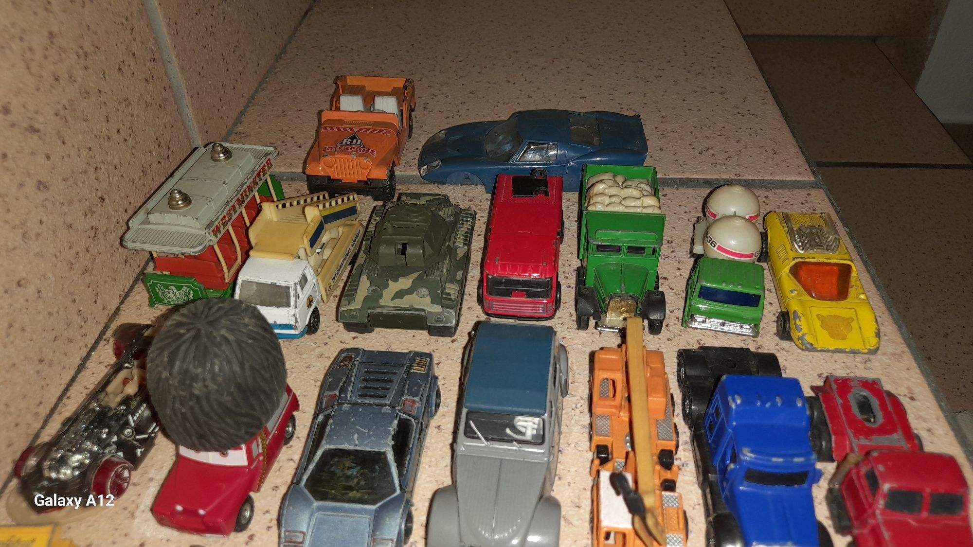 Miniaturas matchbox majorette e outras