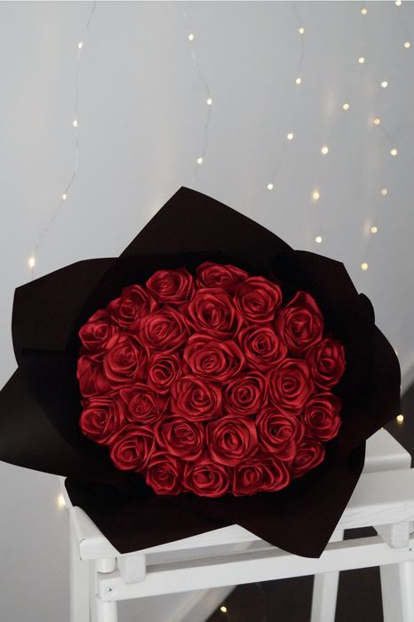 Букети з атласної стрічки та сінельного дроту