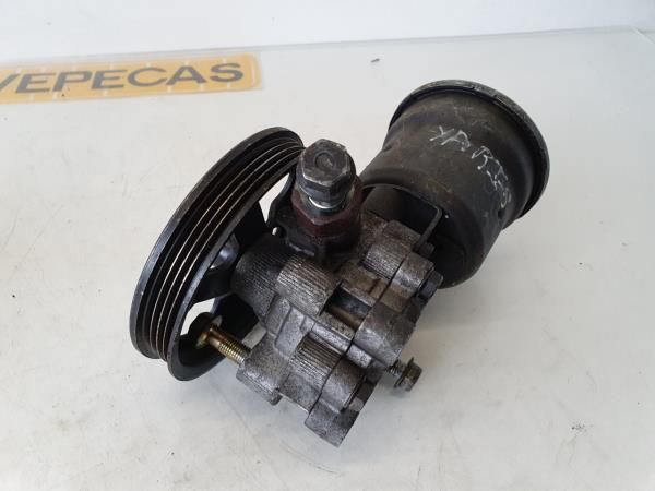 Bomba de direção TOYOTA Yaris (_P1_)