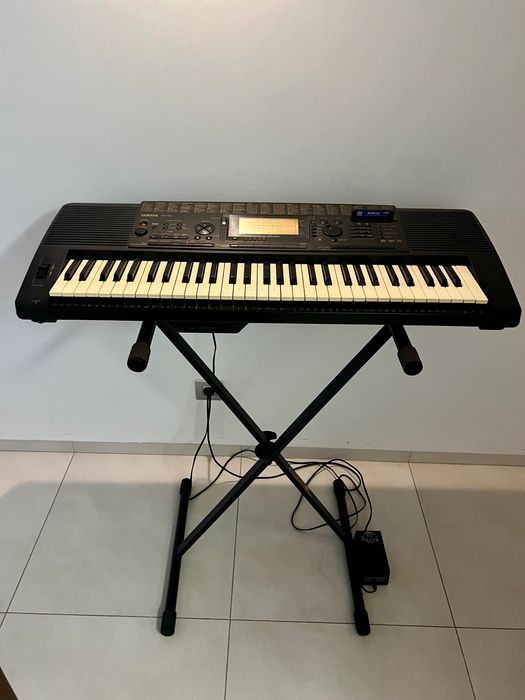 Órgão electrónico Yamaha PSR 620