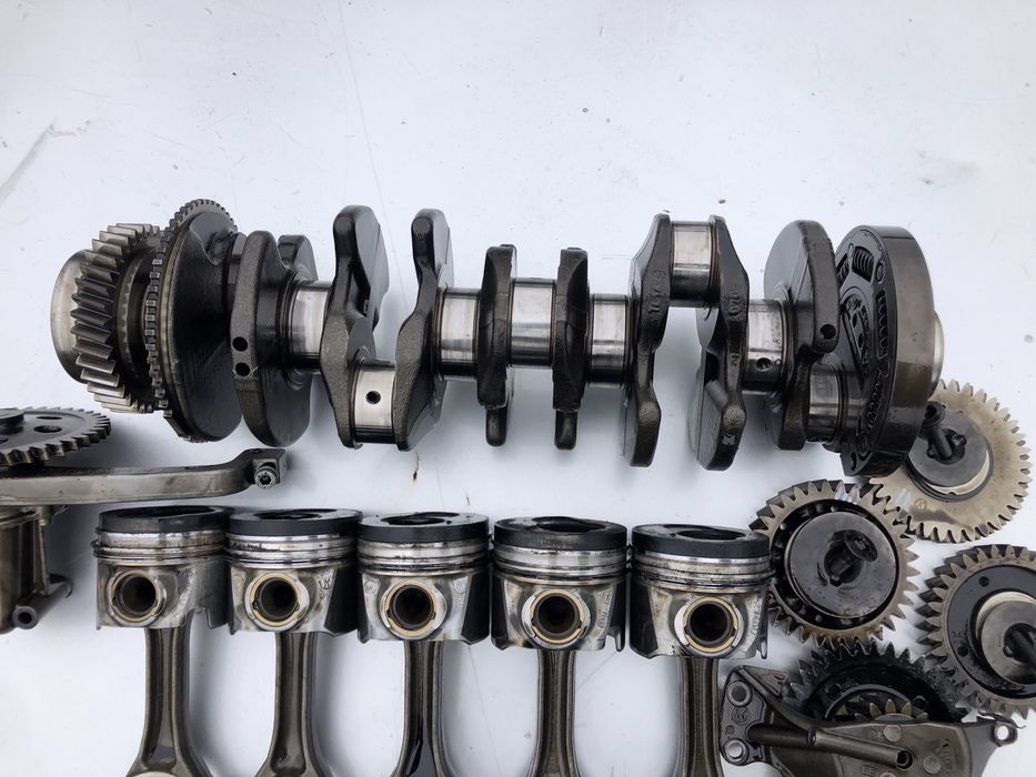 Коленвал шатун масляный насос шестерни грм Туарег 2.5 BAC