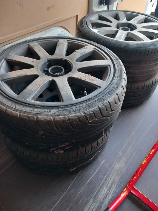 Vendo jantes 18 com pneus 225/40