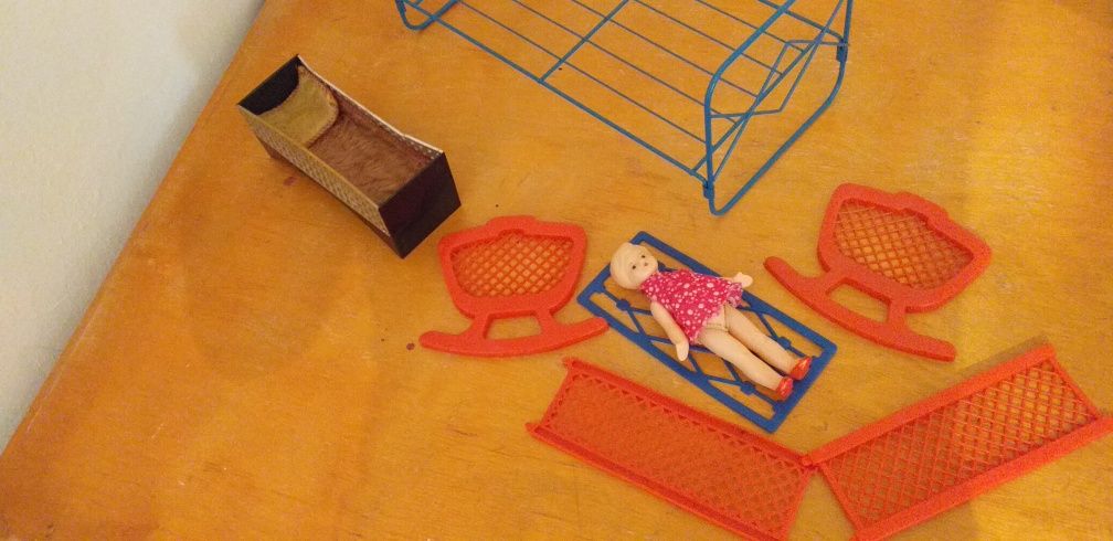 Дитячі кукли, пупси, ліжечка, меблі часів СРСР.
