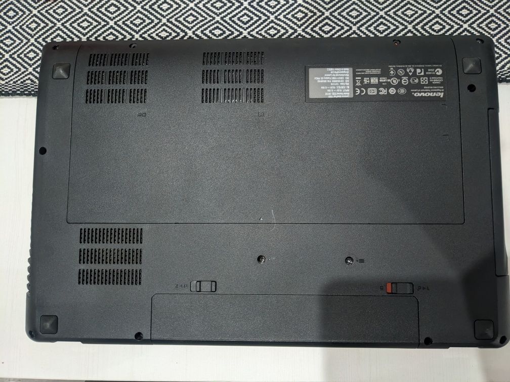 Laptop Lenovo Y580 (uszkodzony)