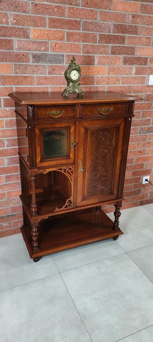 Piękna bieliźniarka kabinet secesyjny