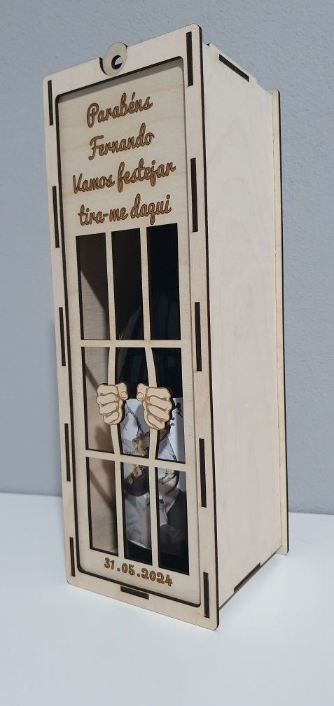 Caixa personalizada para garrafa