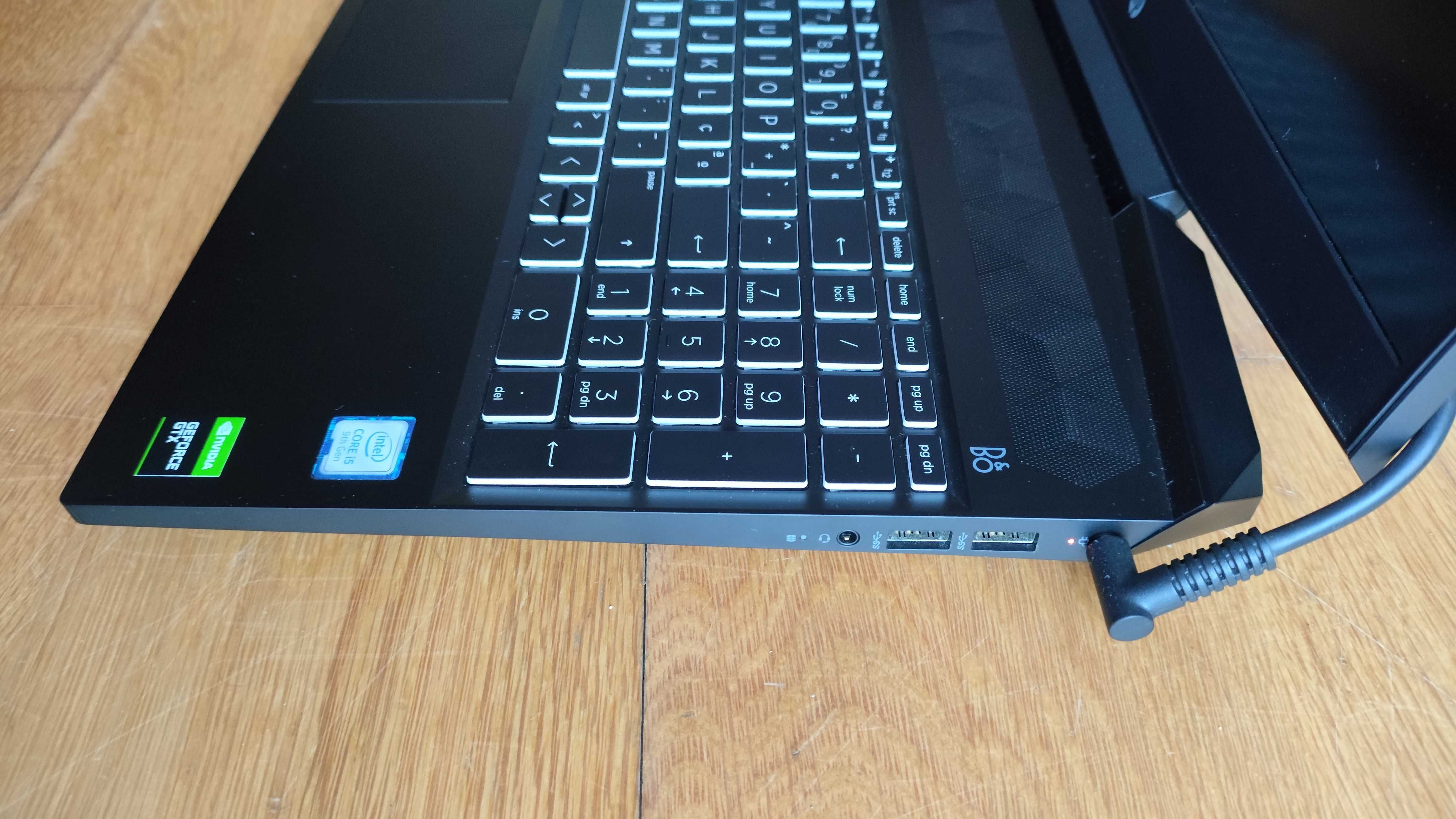 Portátil HP Pavilion Gaming - 15-dk0004np (pouco uso)