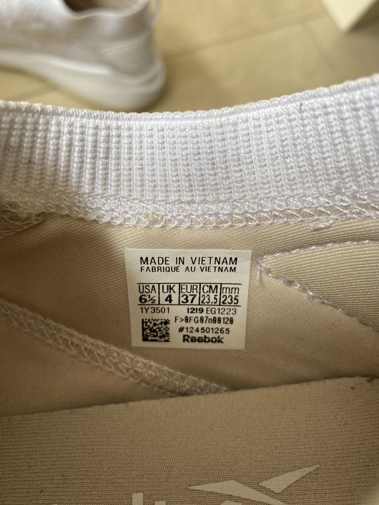 Reebok Memory Tech LT rozmiar 37, dł.wkładki 23,5cm