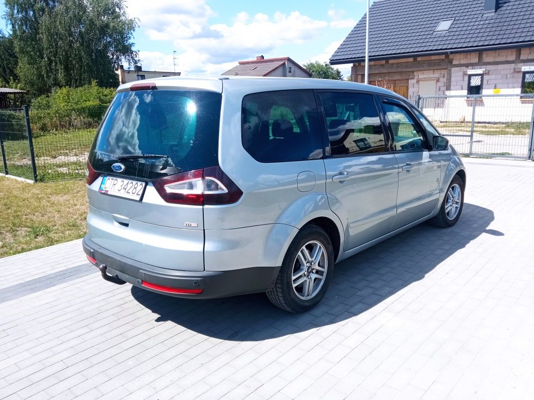 Wynajmę auto Ford Galaxy 7 osobowe + hak.