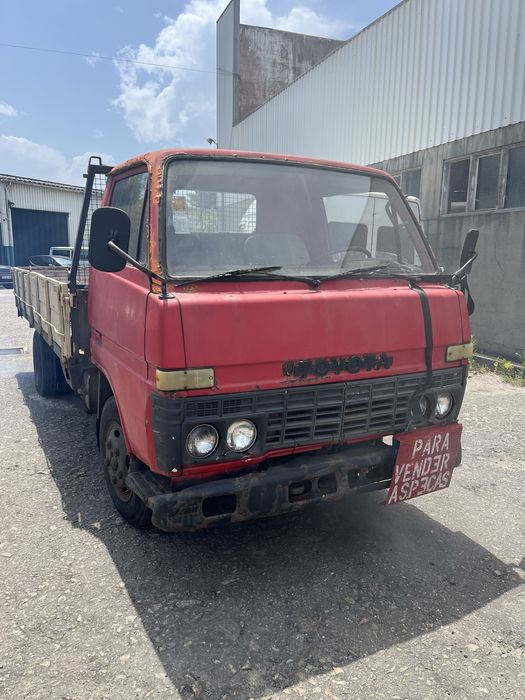 Toyota BU 30 C.2.5 D Ano 1982