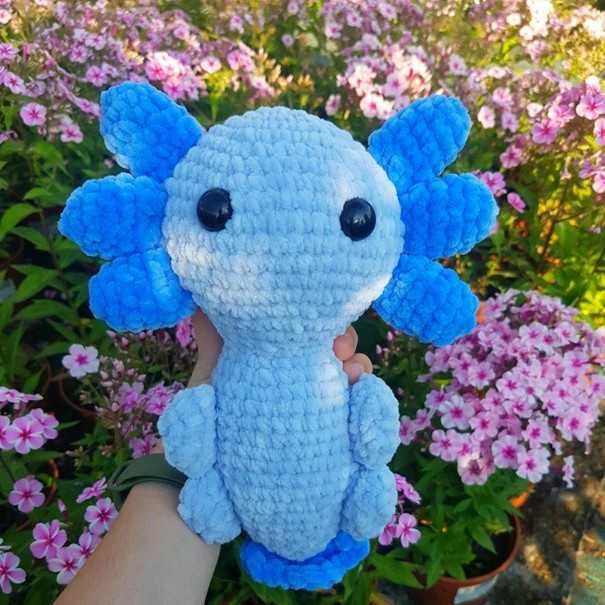 pluszowy aksolotl, handmade maskotka amigurumi