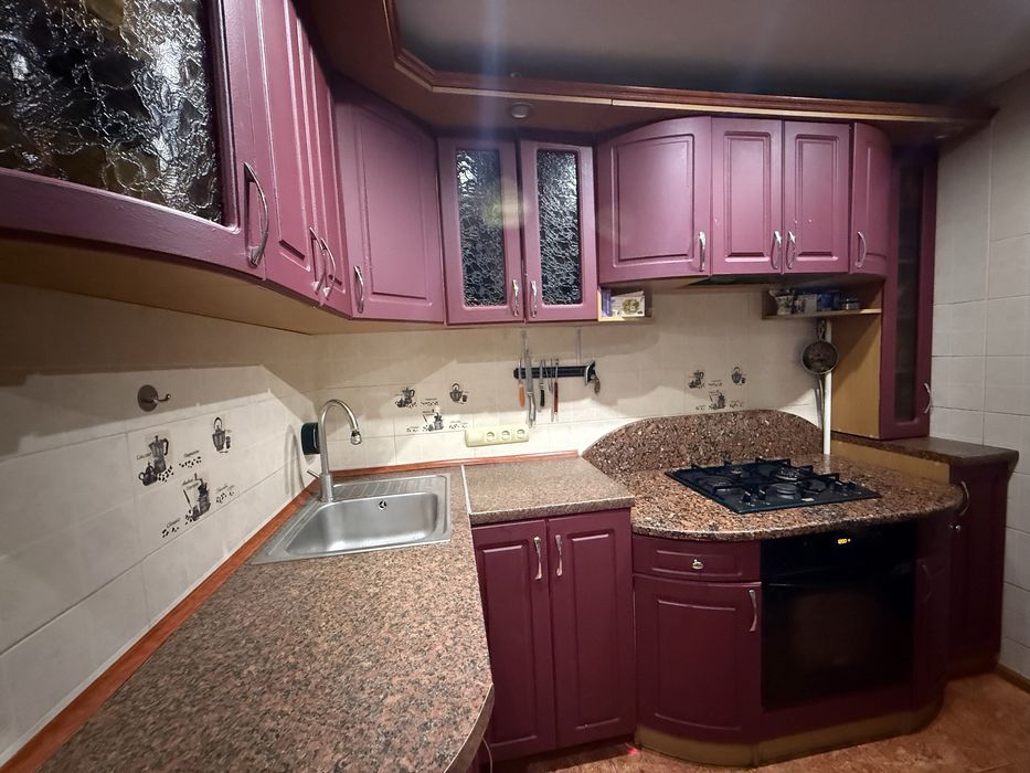Кухня кутова б,у ,після реставрації. З гранітним єлементом