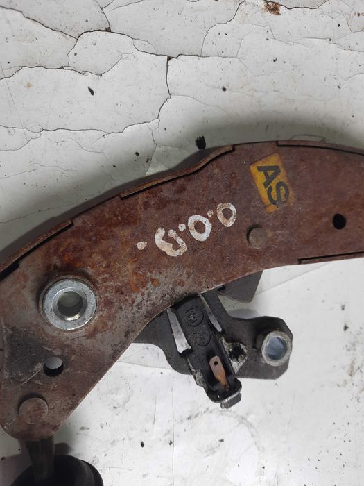 Ручка ричаг ручнік кнопка стоячного тормоза Опель Омега Б 2.0 бензин