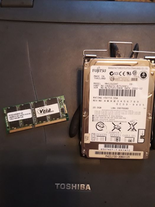 Laptop Toshiba Win XP