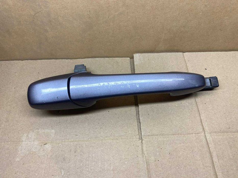 Ручка задніх правих дверей зовнішня Mazda 3 2003 - 2008