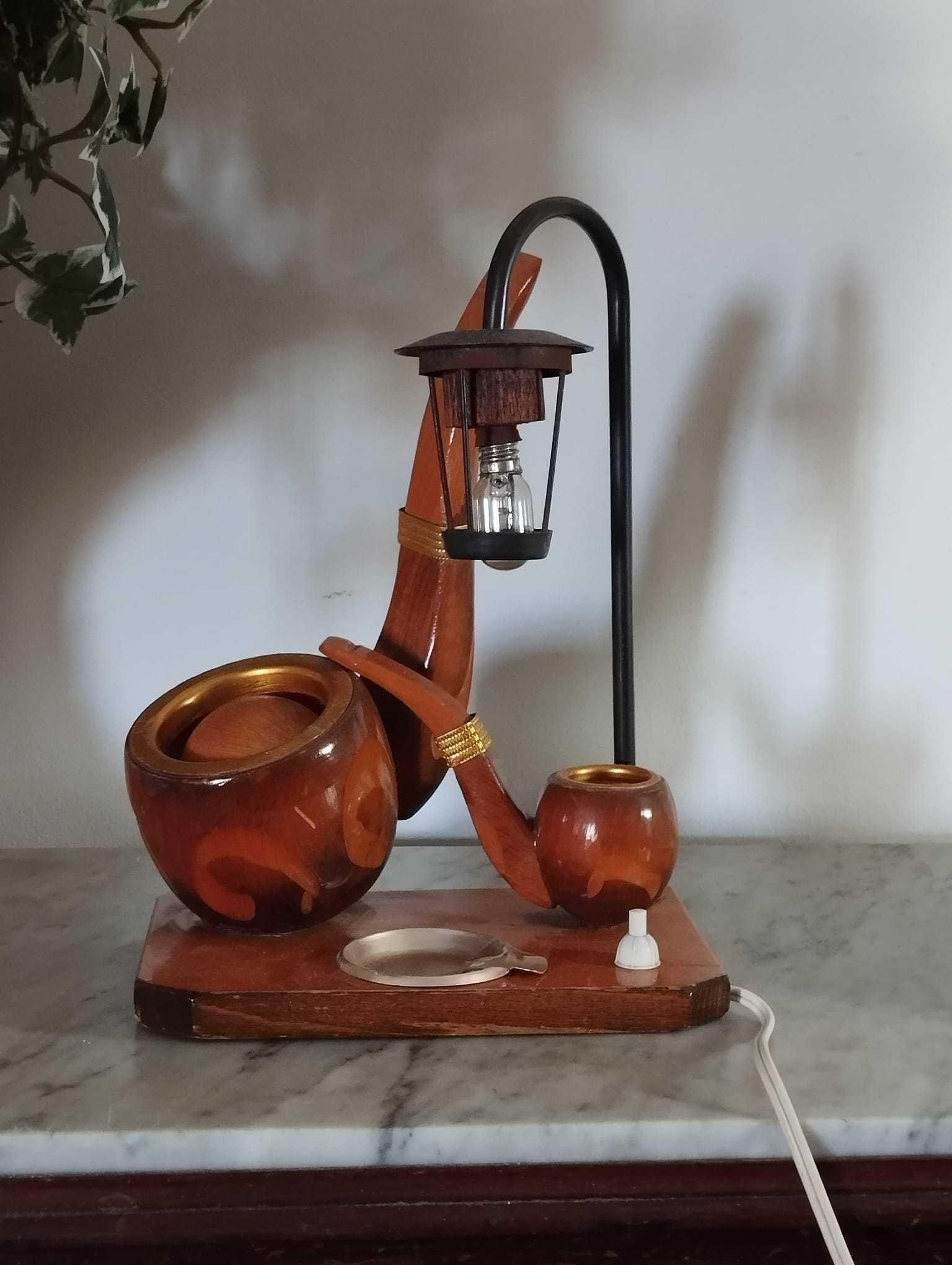 Candeeiro e Cinzeiro Vintage em Madeira