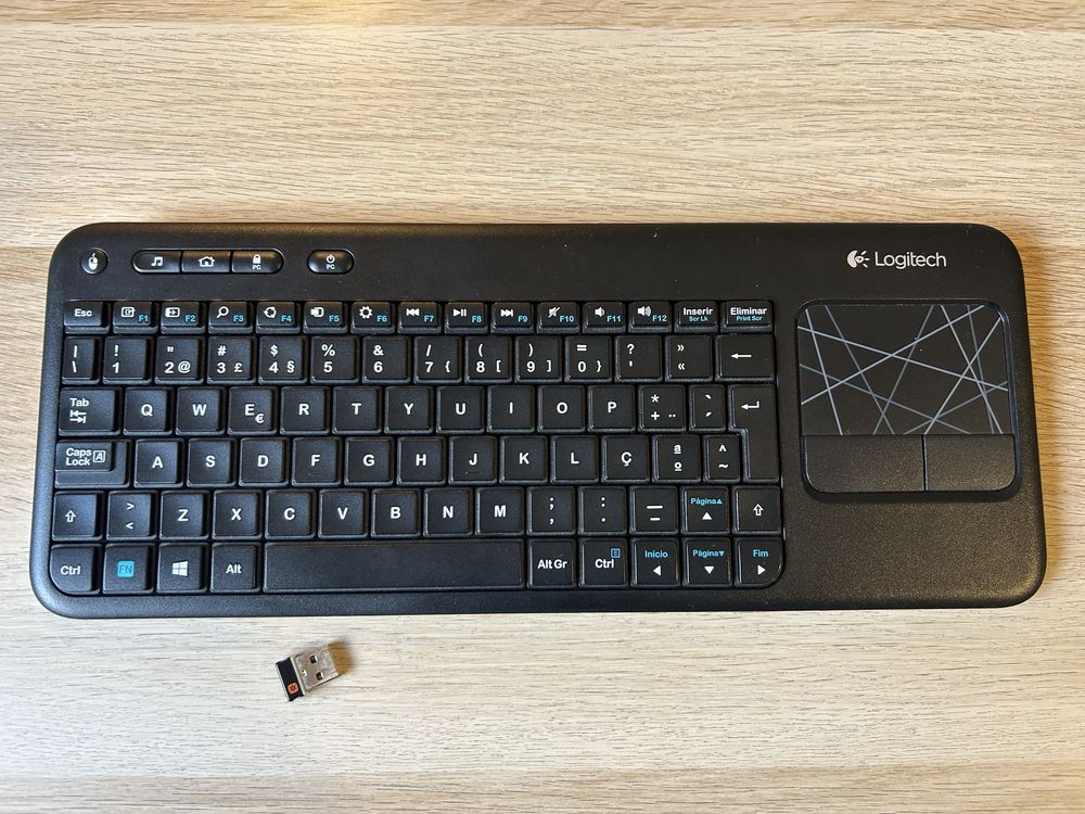 Teclado Logitech K400r, sem fios por wireless