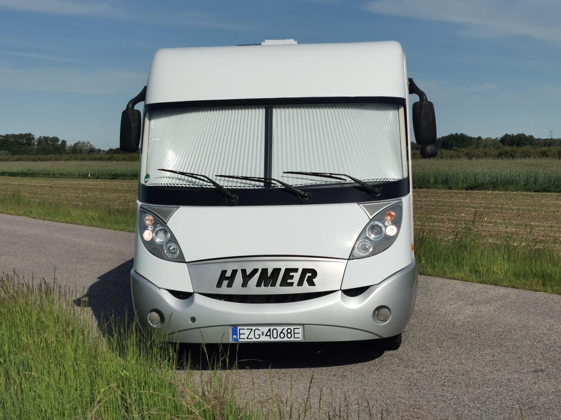 Wynajem Kamper HYMER INTEGRA luksusowy przestronny Solar wypożyczalnia