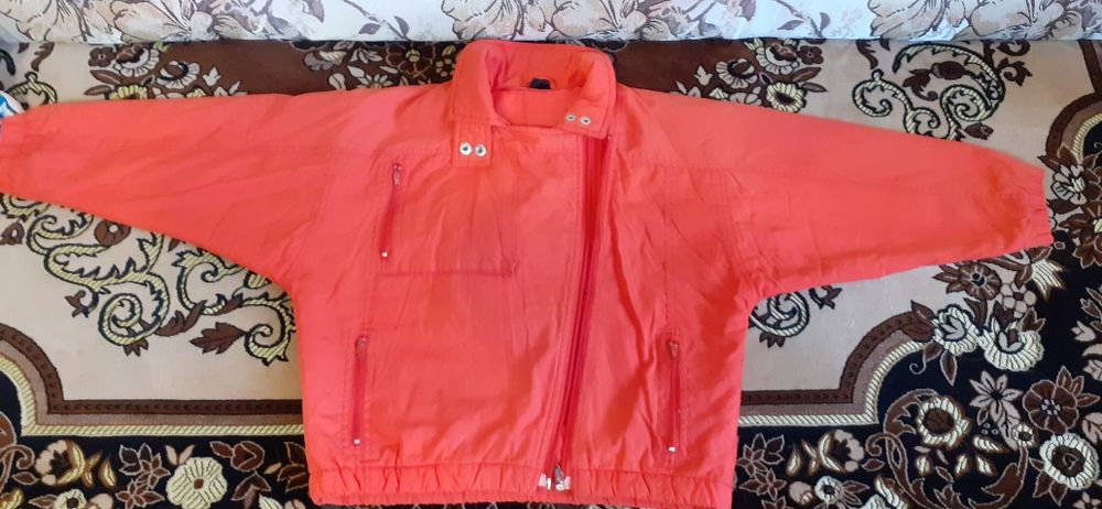 Курточка на дівчинку