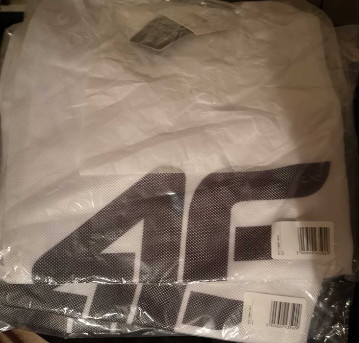 Oznacznik, znacznik piłka nożna 4F biały M/L - 8 szt