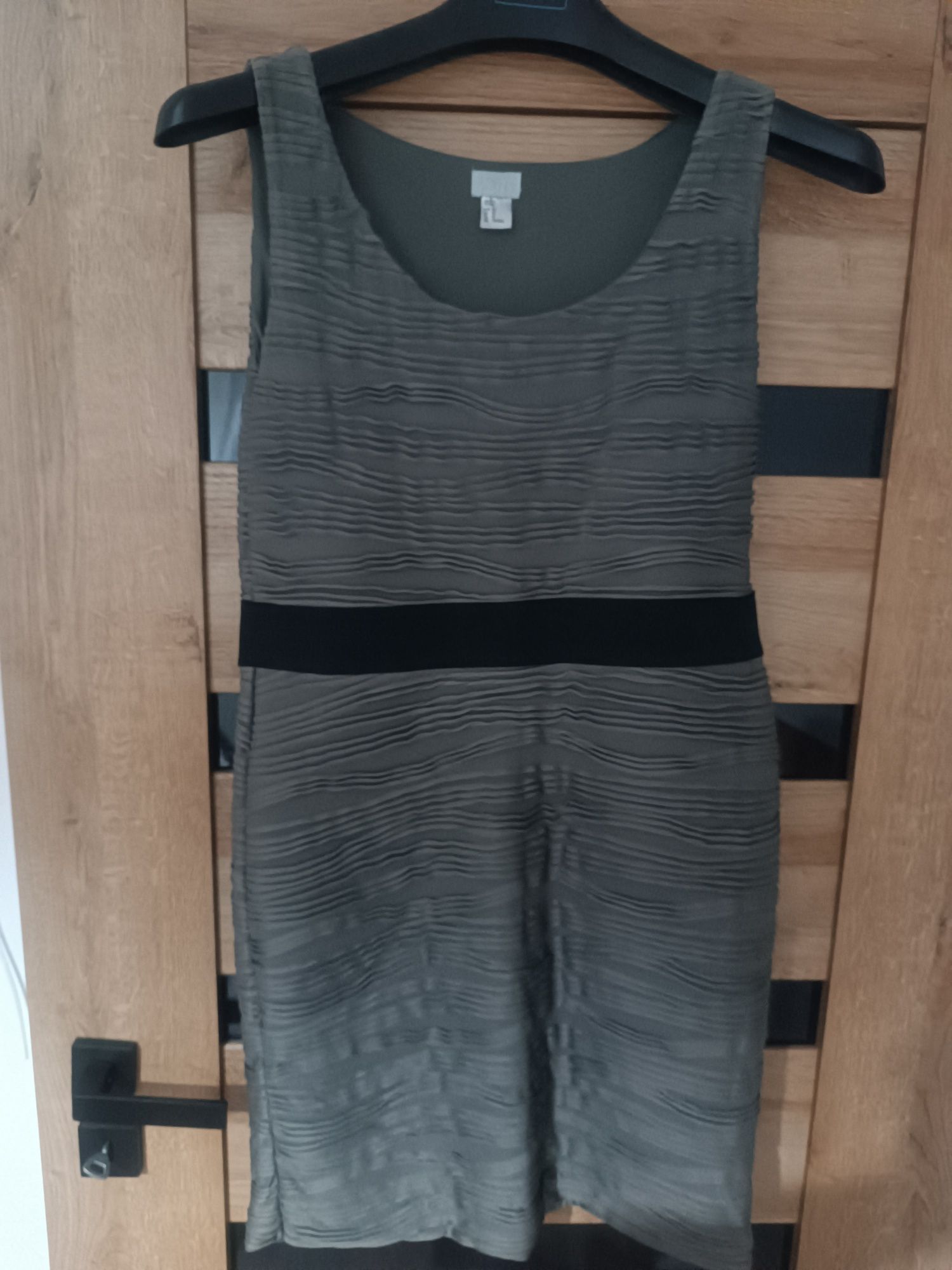 Sukienka elegancka H&M r.42
