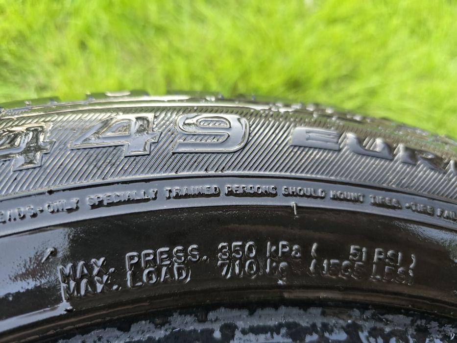 Opony Falken zimowe 215/60 R17