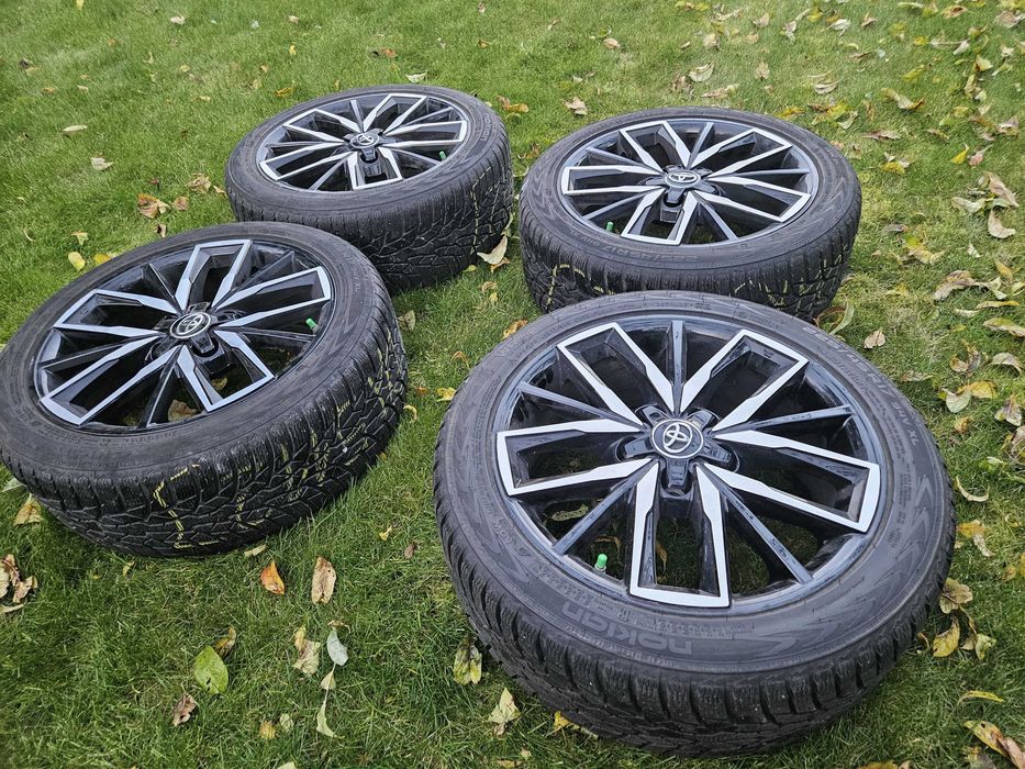 Opony z felgami-Toyota Corolla