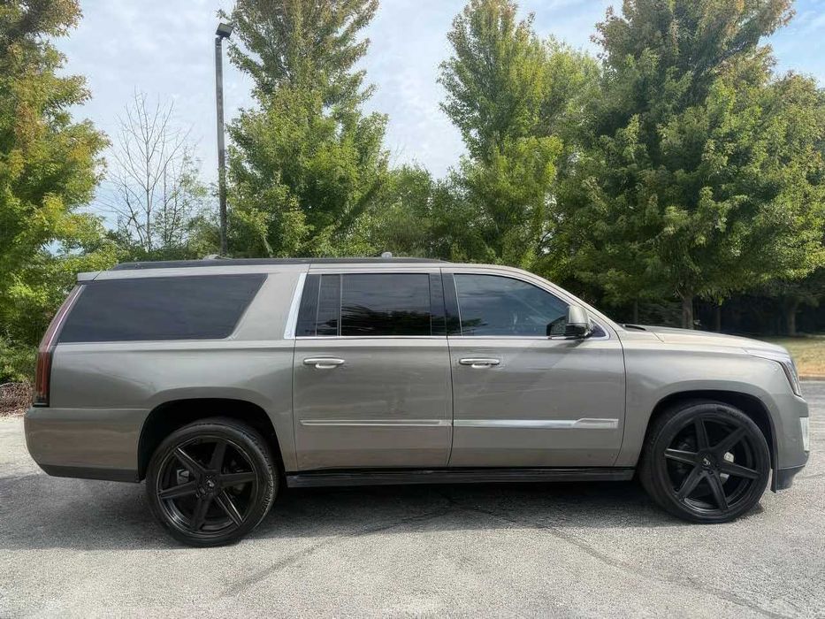 Cadillac Escalade      2017