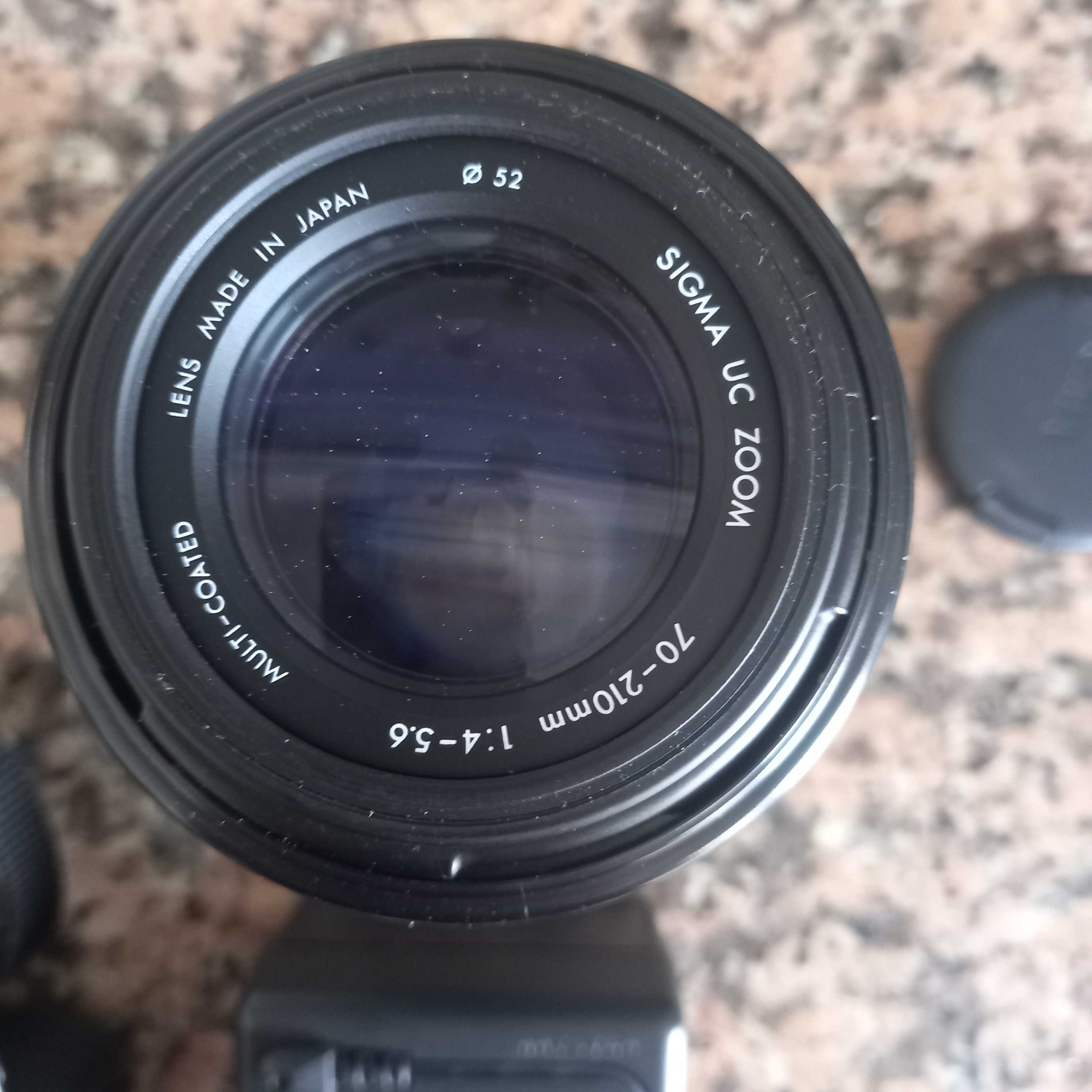 Maquina fotográfica Nikon com objectia, flash e bolsa de transporte