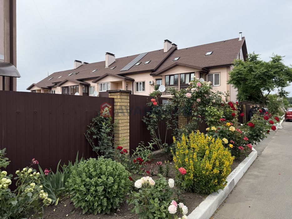 Таунхаус з ремонтом, Святопетрівське!!!