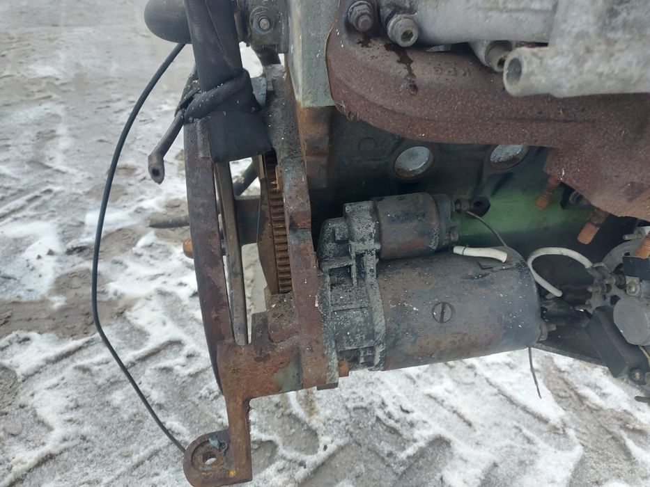 Silnik do ładowarki miniładowarki koparki wozidła 4cyl alternator