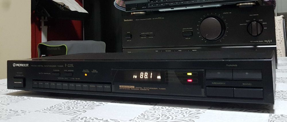 Sintonizador Pioneer F-225L digital, Em Excelente Estado