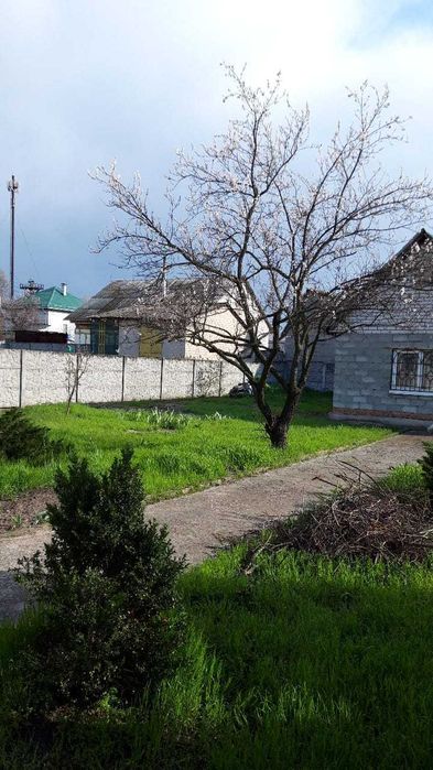 Продам дачу (дім підходить для круглорічного проживання),ж/м Північний