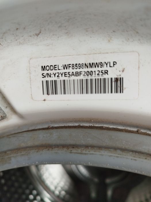 Продаю по запчастям стиралки Самсунг 6кгWF8598NMW9 Занусси Вирпул60230