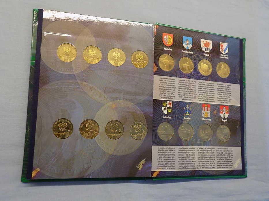 Monety 2 zł.- Historyczne Miasta w Polsce (w albumie) - komplet 32 szt