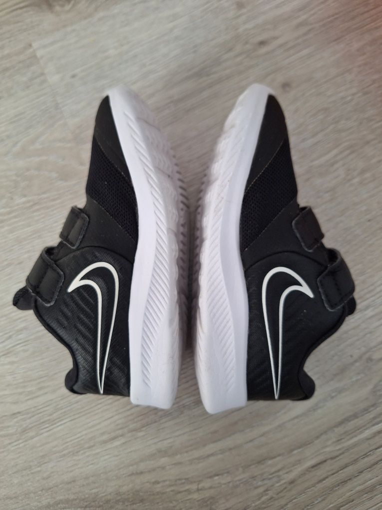 Buty Nike r. 26 wkł. 16cm